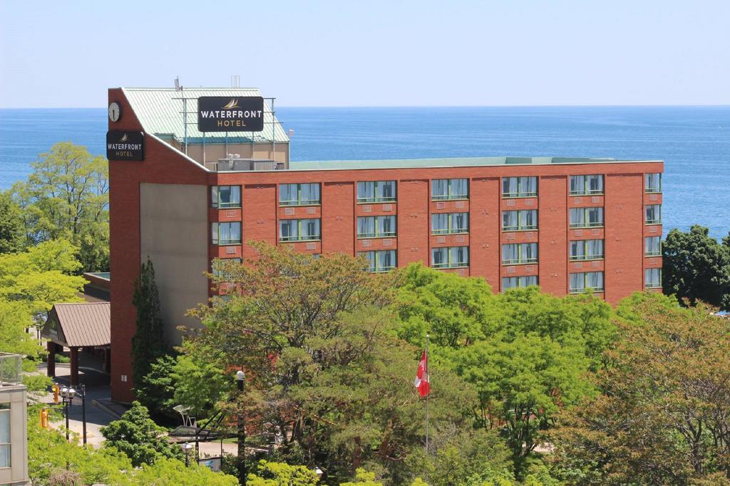 Waterfront Hotel Downtown Берлингтон Экстерьер фото