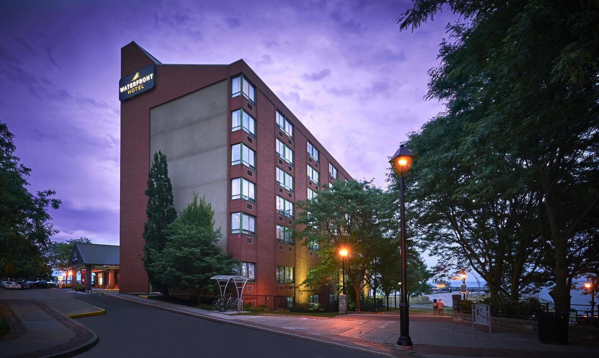 Waterfront Hotel Downtown Берлингтон Экстерьер фото