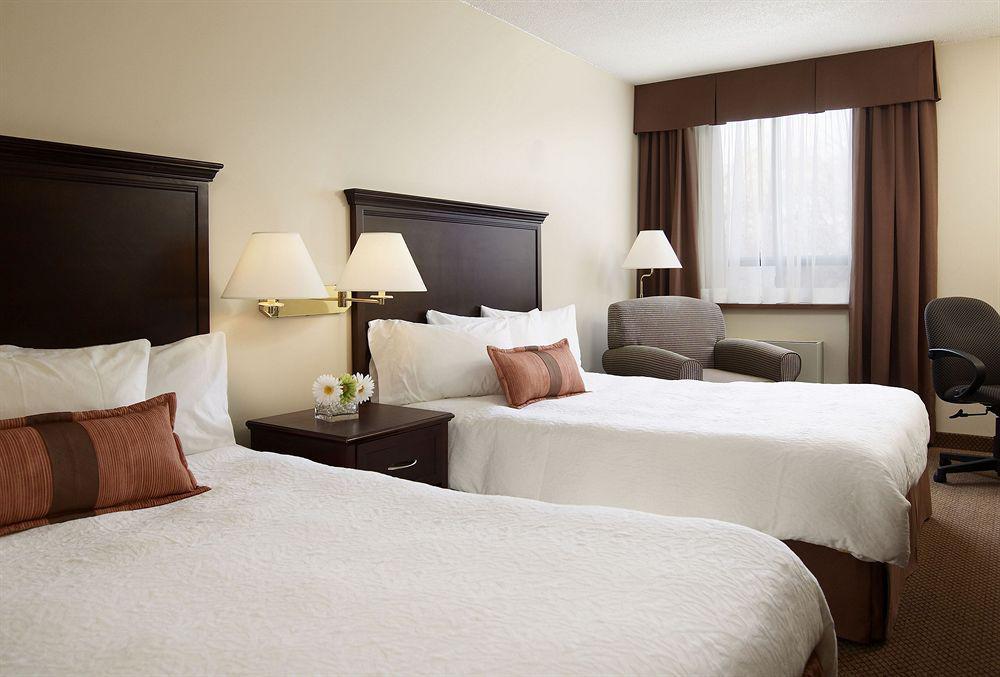Waterfront Hotel Downtown Берлингтон Номер фото